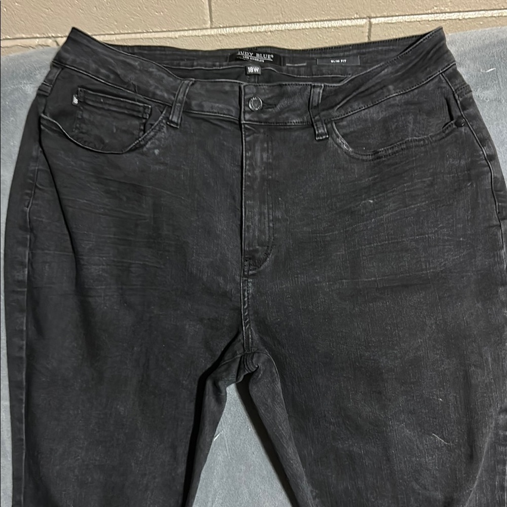 Judy Blue Women’s Black Slim Fit Jeans